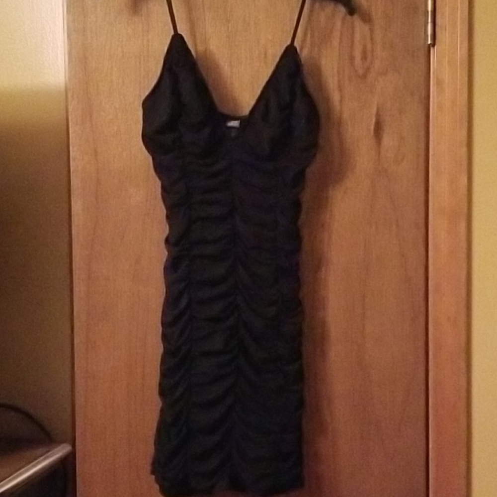 Dress - Picture 1 of 4